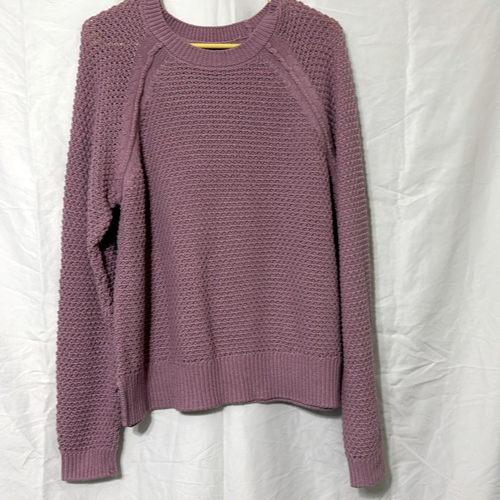 Women’s sweater in great condition